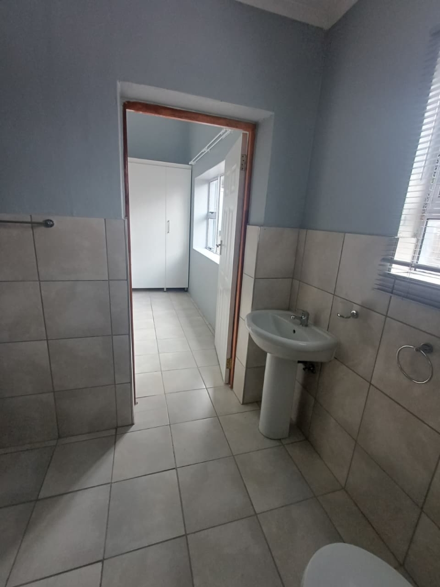 To Let 1 Bedroom Property for Rent in Queenstown Central Eastern Cape
